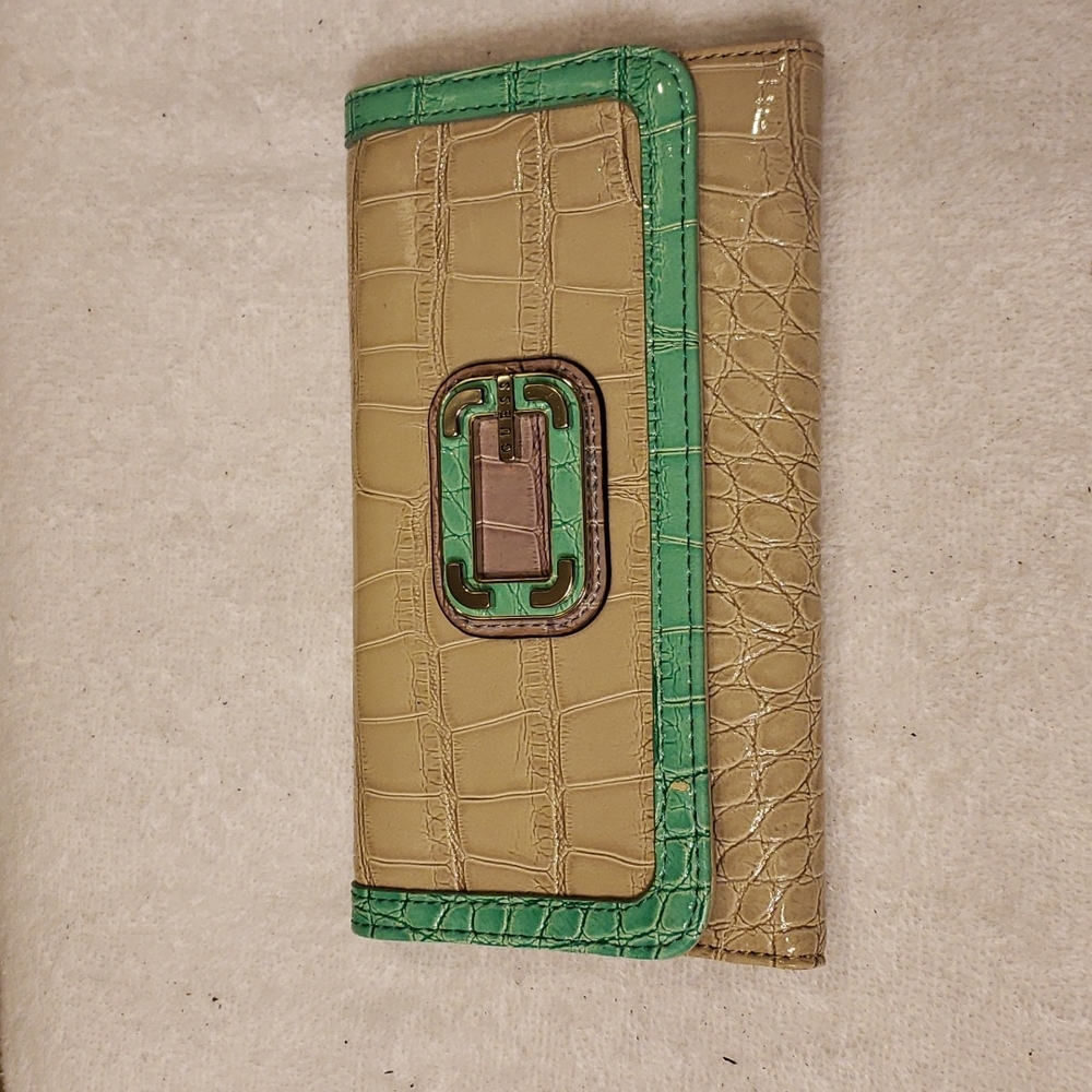 Guess wallet